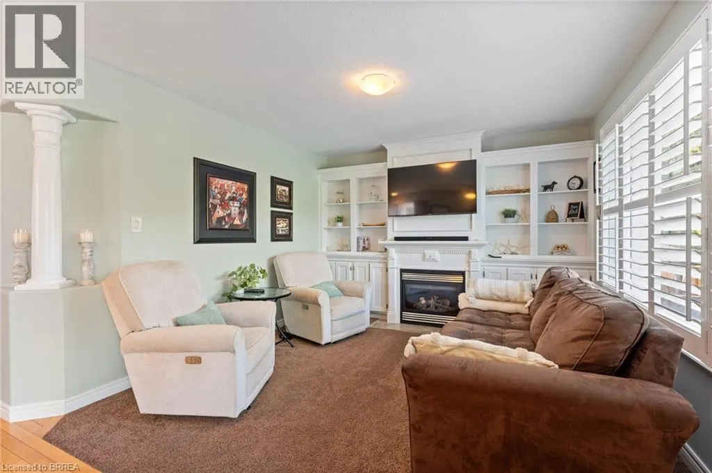 44 MACPHERSON Drive