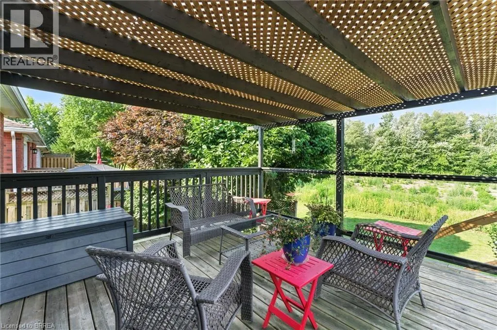 44 MACPHERSON Drive