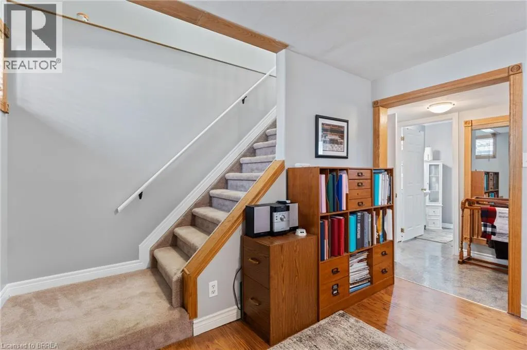 44 MACPHERSON Drive