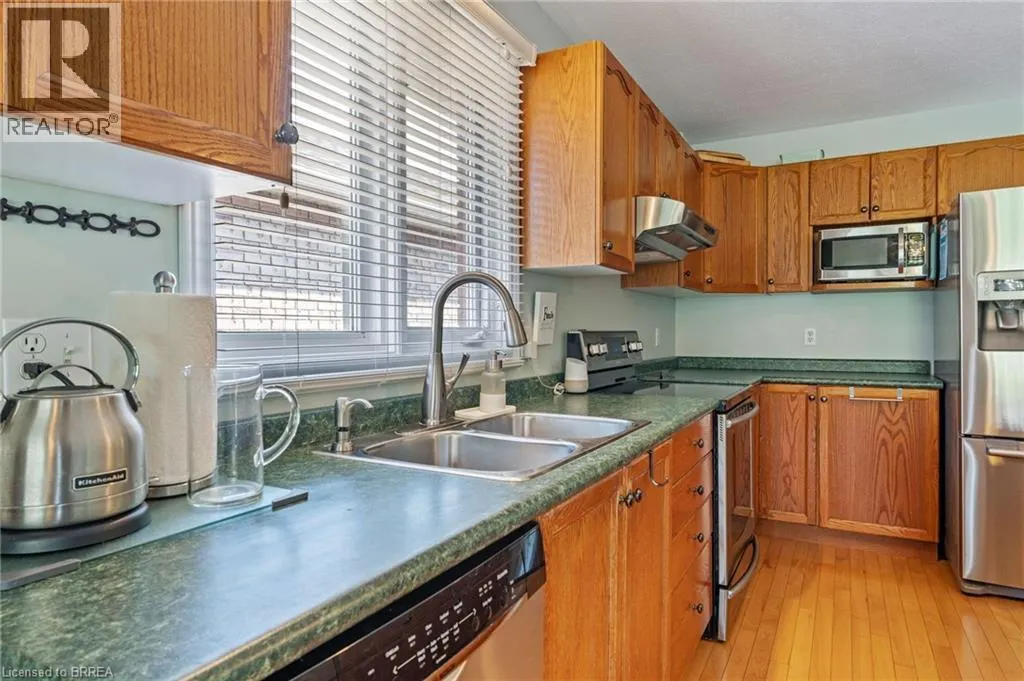 44 MACPHERSON Drive