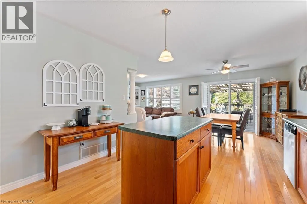 44 MACPHERSON Drive