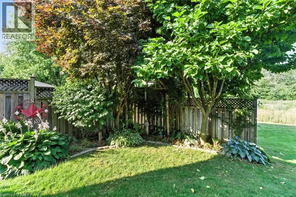 44 MACPHERSON Drive