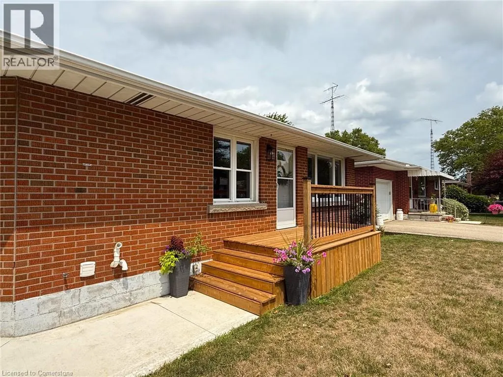153 CONNAUGHT Avenue