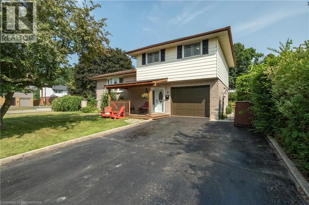 2 LESTER Place