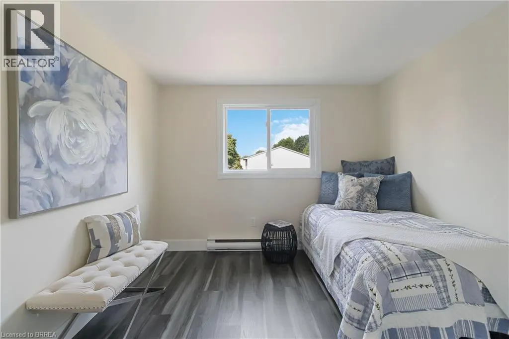 52 DEBBY Crescent
