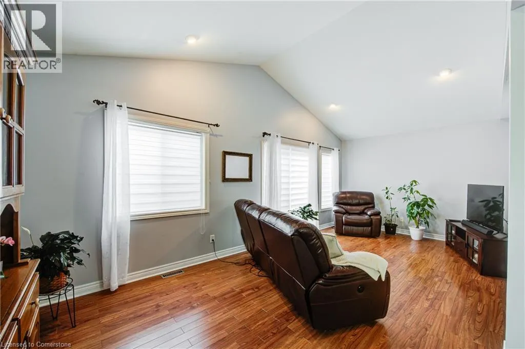 541 ALBERTA Avenue