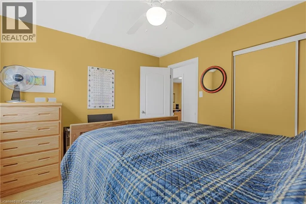 1256 ROUNDWOOD Crescent