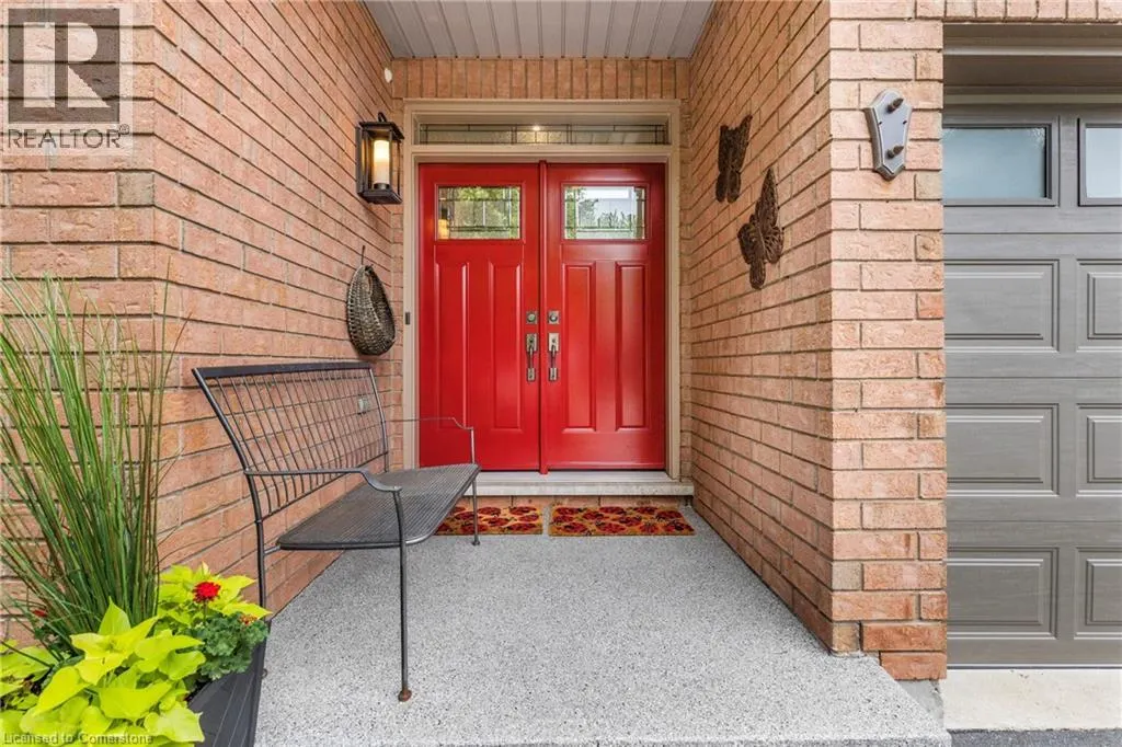 1256 ROUNDWOOD Crescent