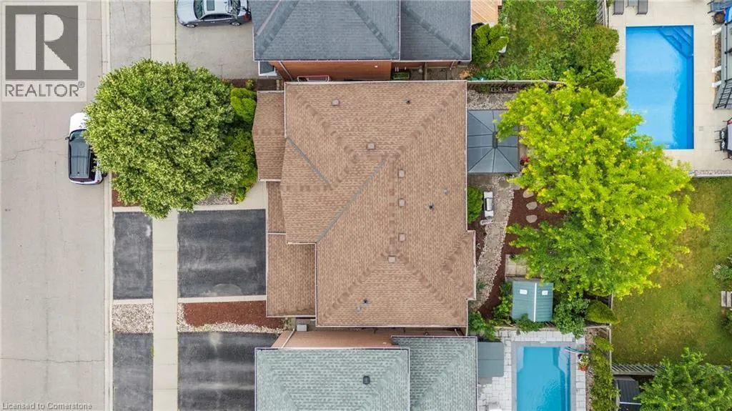 1256 ROUNDWOOD Crescent