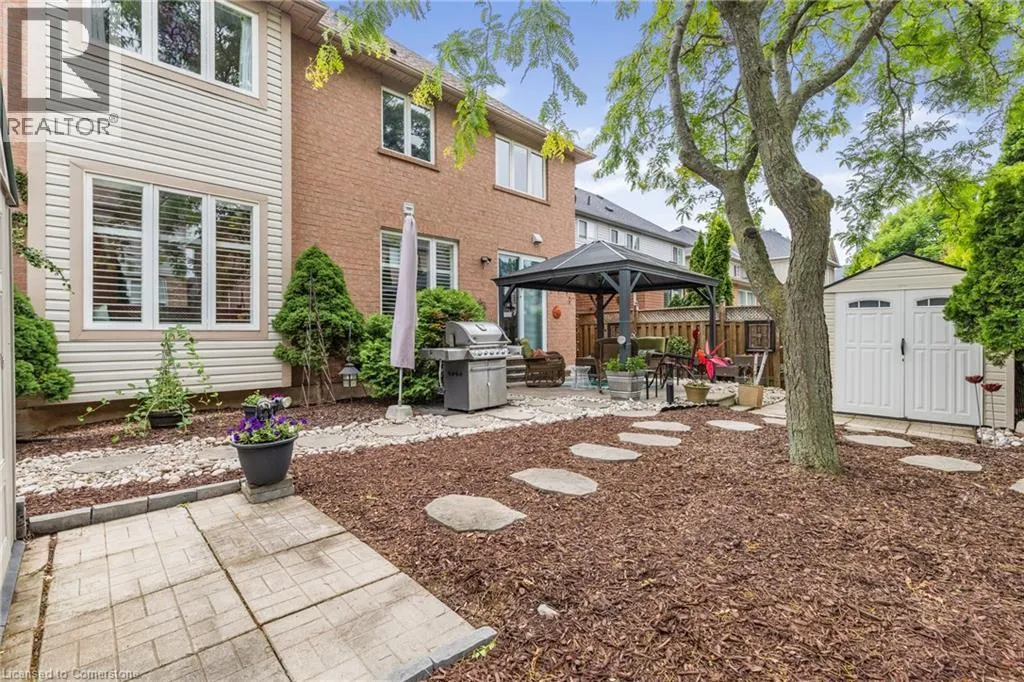1256 ROUNDWOOD Crescent