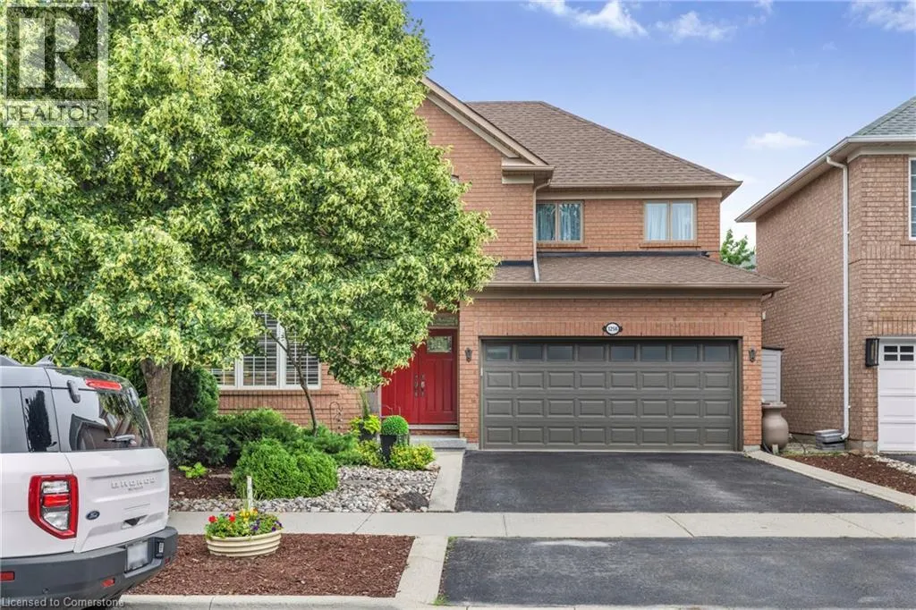 1256 ROUNDWOOD Crescent