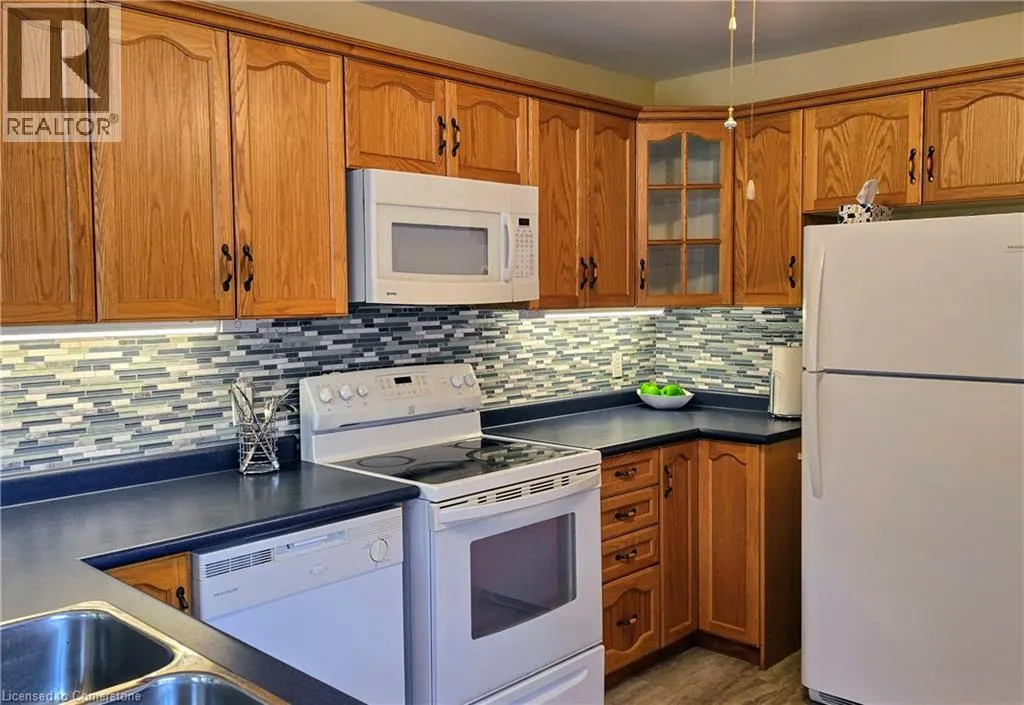 10 ISHERWOOD Avenue Unit# 5, #5