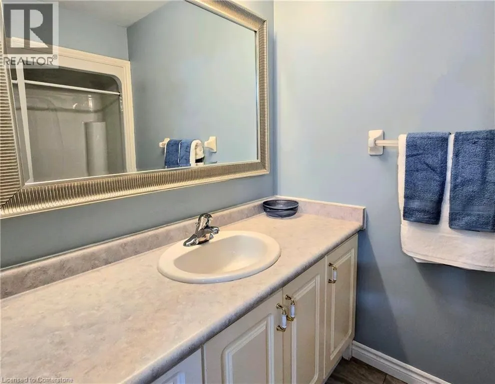 10 ISHERWOOD Avenue Unit# 5, #5
