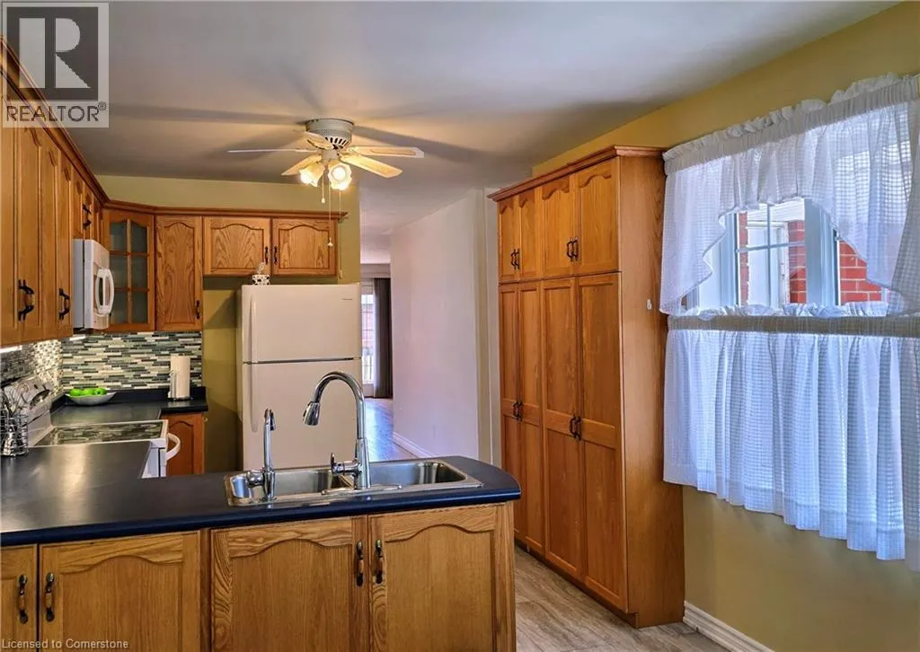 10 ISHERWOOD Avenue Unit# 5, #5