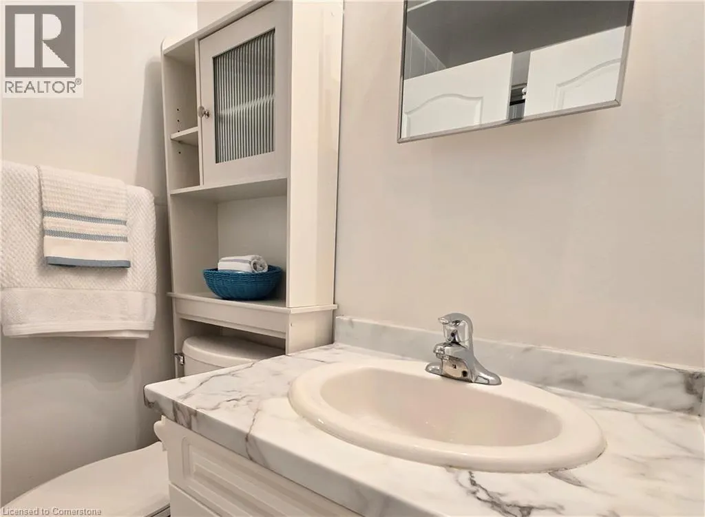 10 ISHERWOOD Avenue Unit# 5, #5