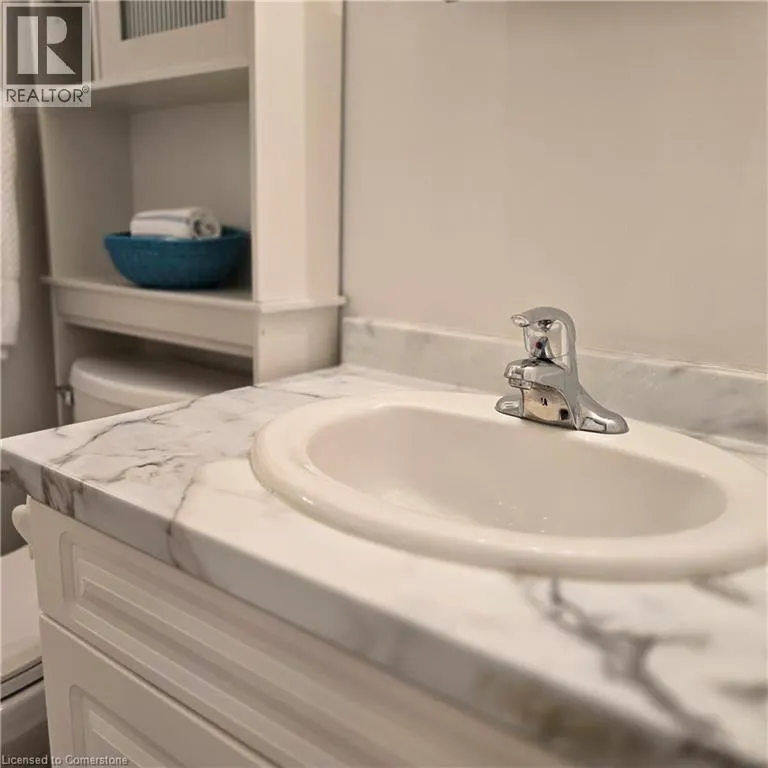 10 ISHERWOOD Avenue Unit# 5, #5