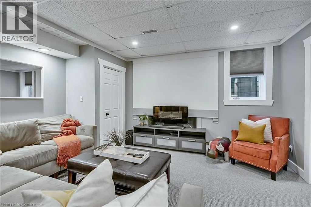 447 GOLF LINKS Road