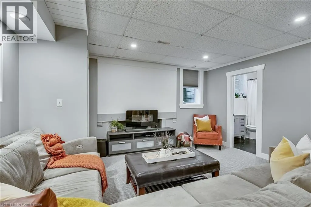447 GOLF LINKS Road