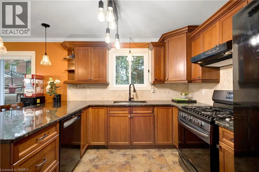 144 GLENWOOD Drive