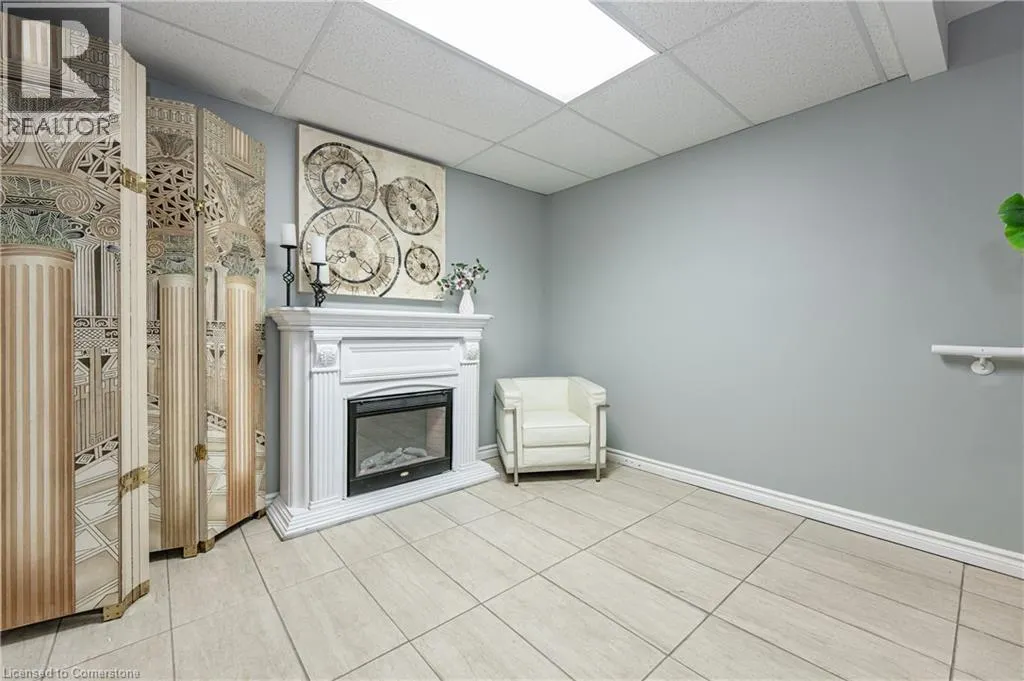 288 KEMP Road W