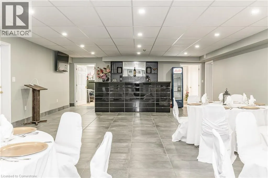288 KEMP Road W