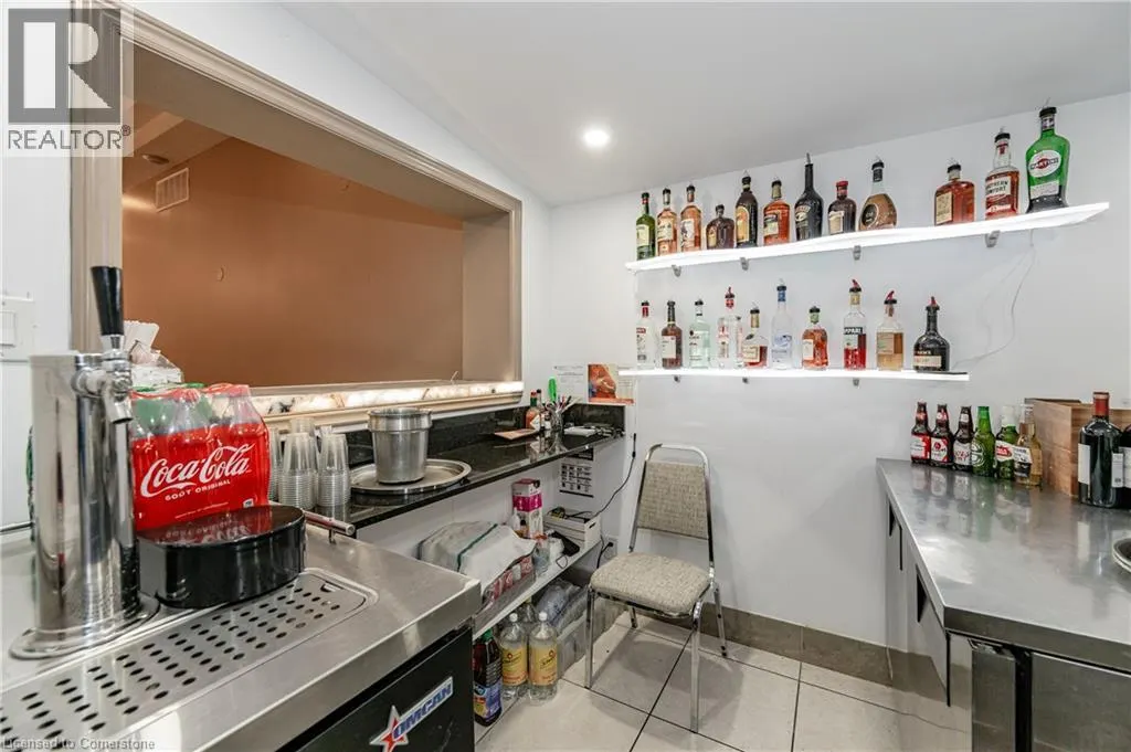 288 KEMP Road W