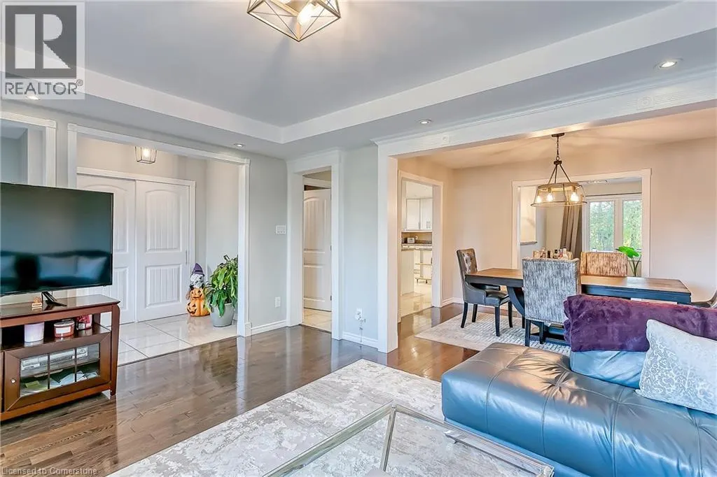 231 JENNINGS Crescent