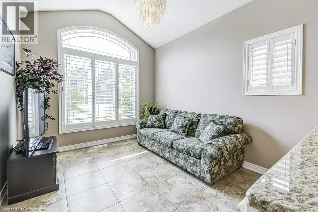 33 LOCKMAN Drive
