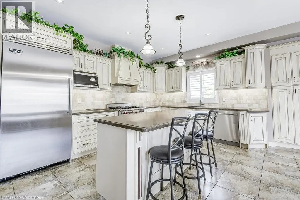 33 LOCKMAN Drive