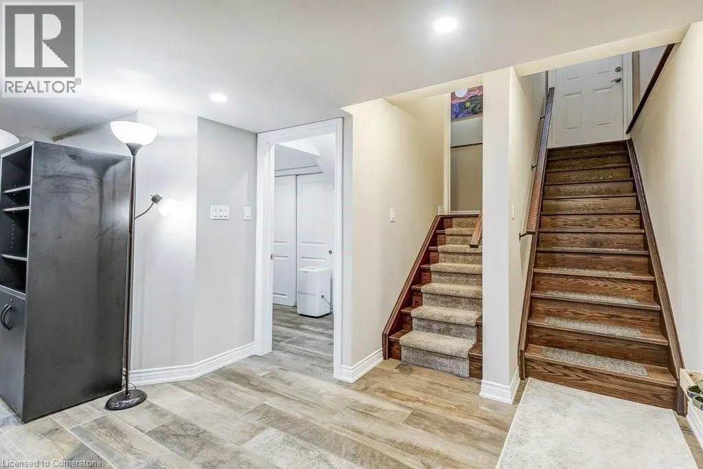 33 LOCKMAN Drive
