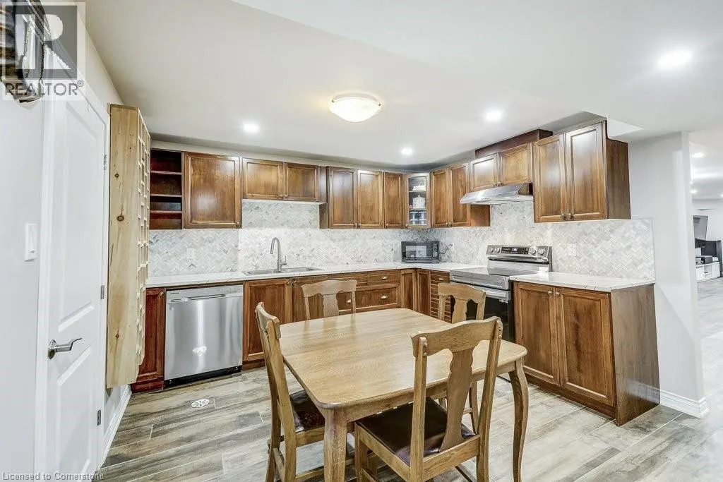 33 LOCKMAN Drive