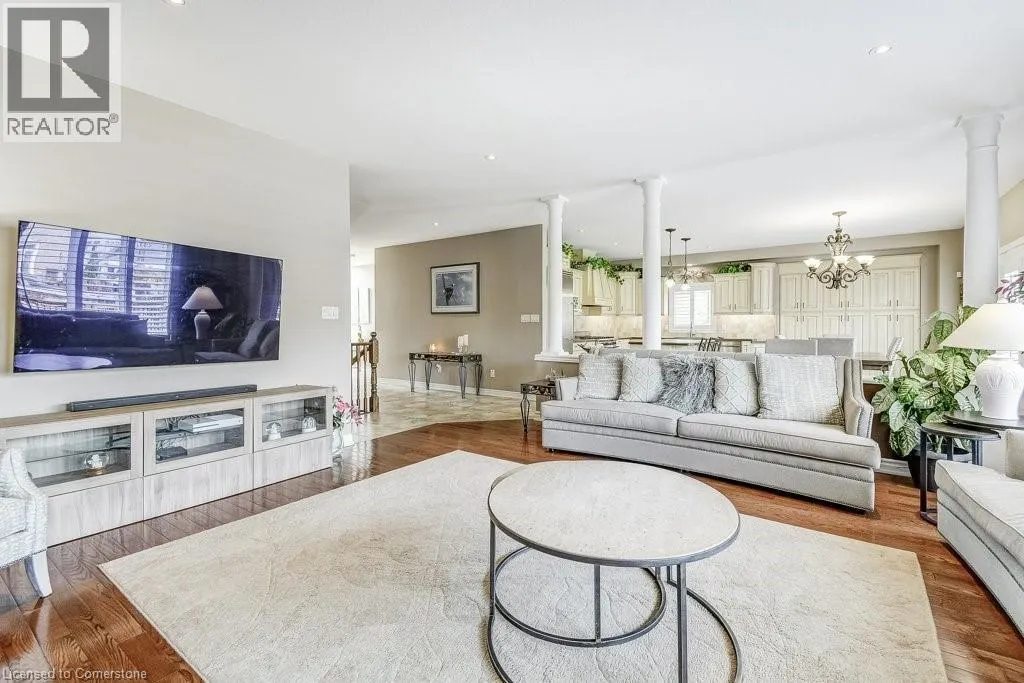 33 LOCKMAN Drive