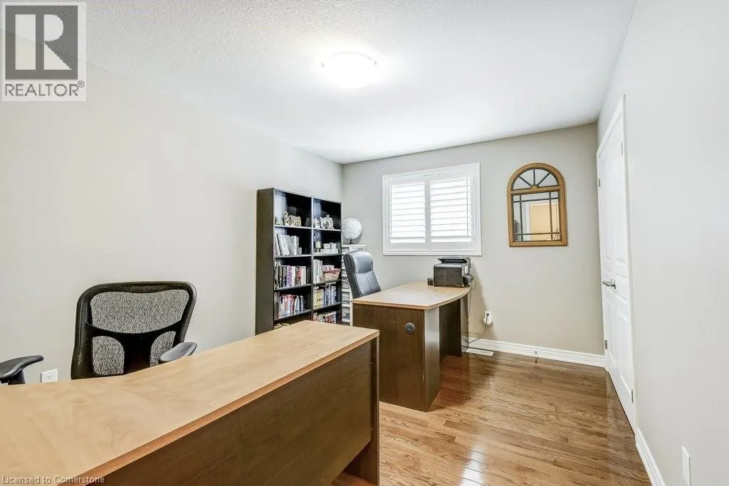 33 LOCKMAN Drive
