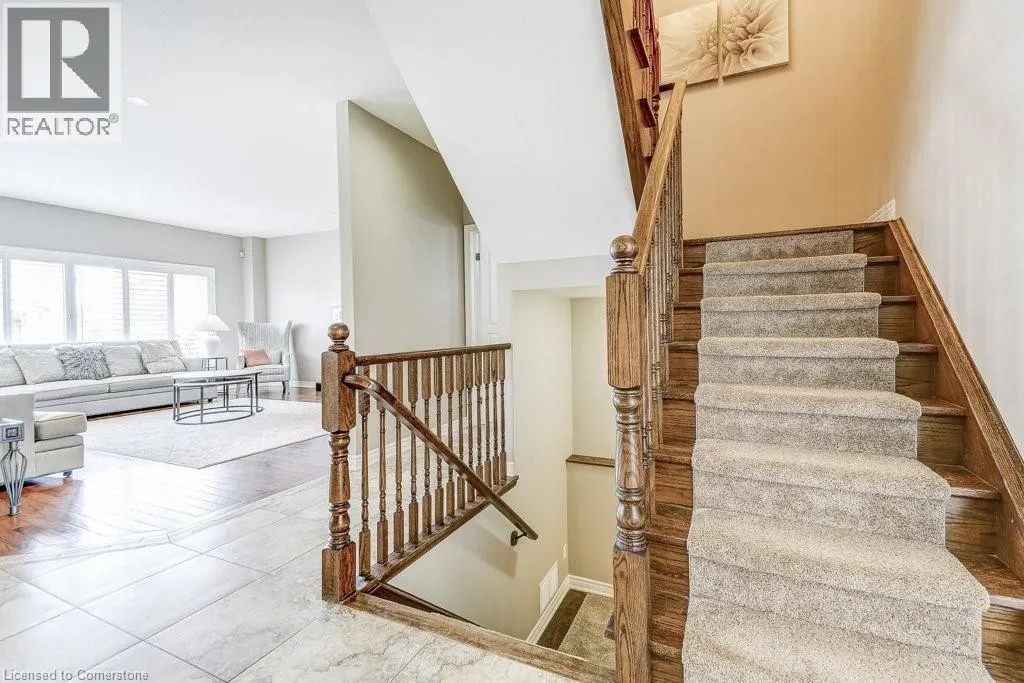 33 LOCKMAN Drive