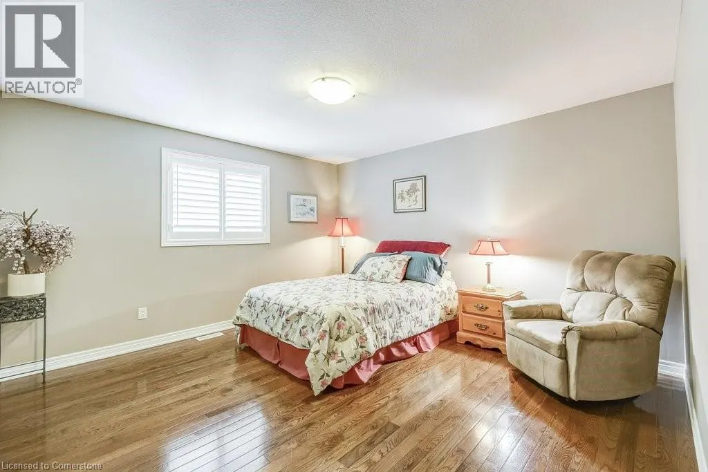 33 LOCKMAN Drive