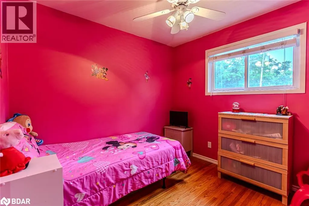 423 MARY ST