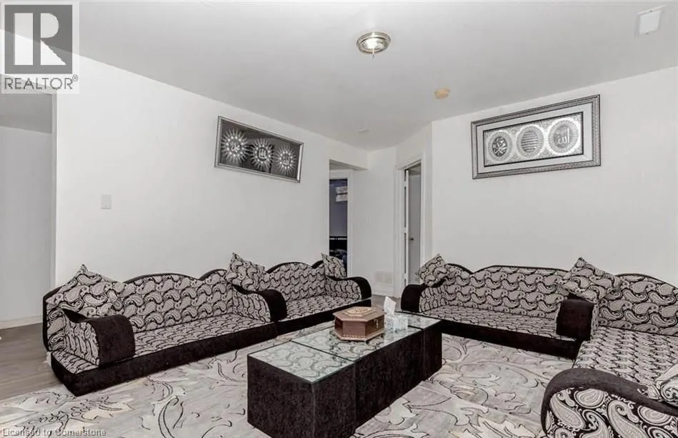 18 GREENLAW Place