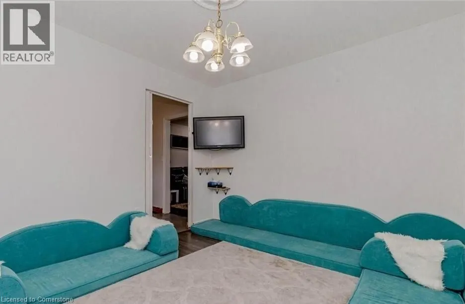 18 GREENLAW Place