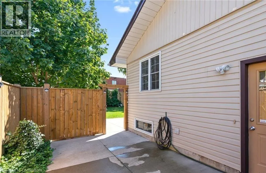 18 GREENLAW Place