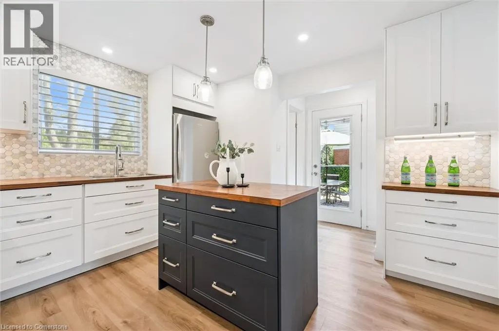 66 PINEHURST Crescent