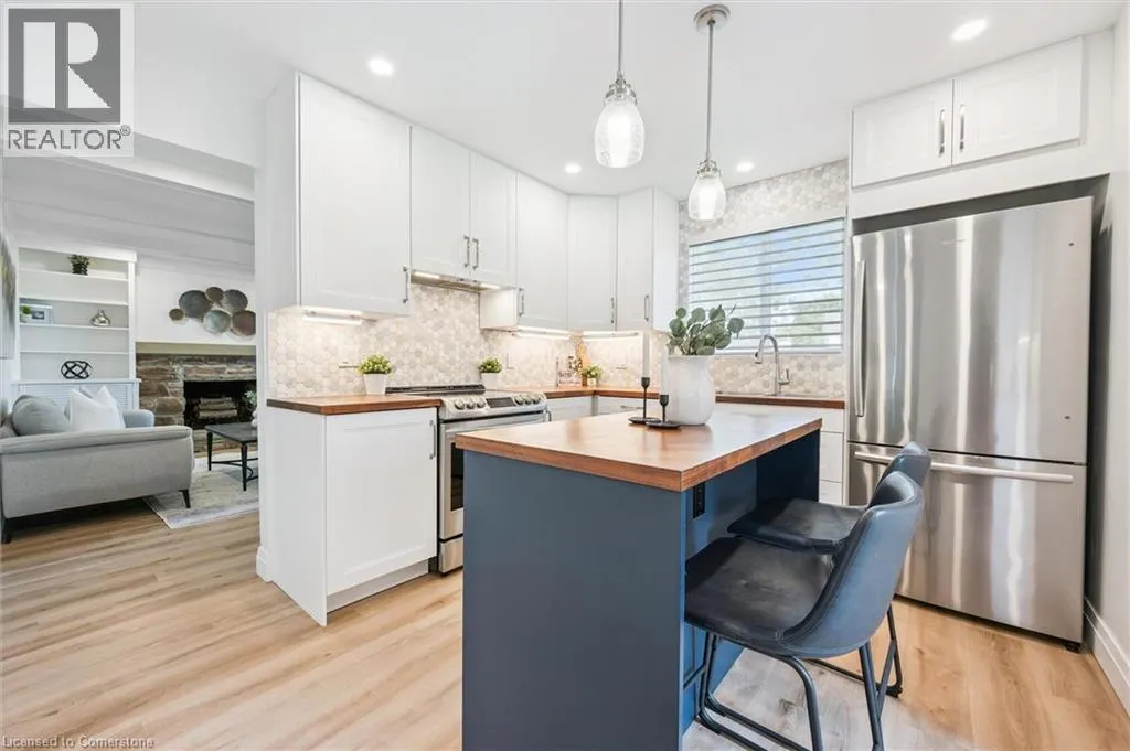 66 PINEHURST Crescent