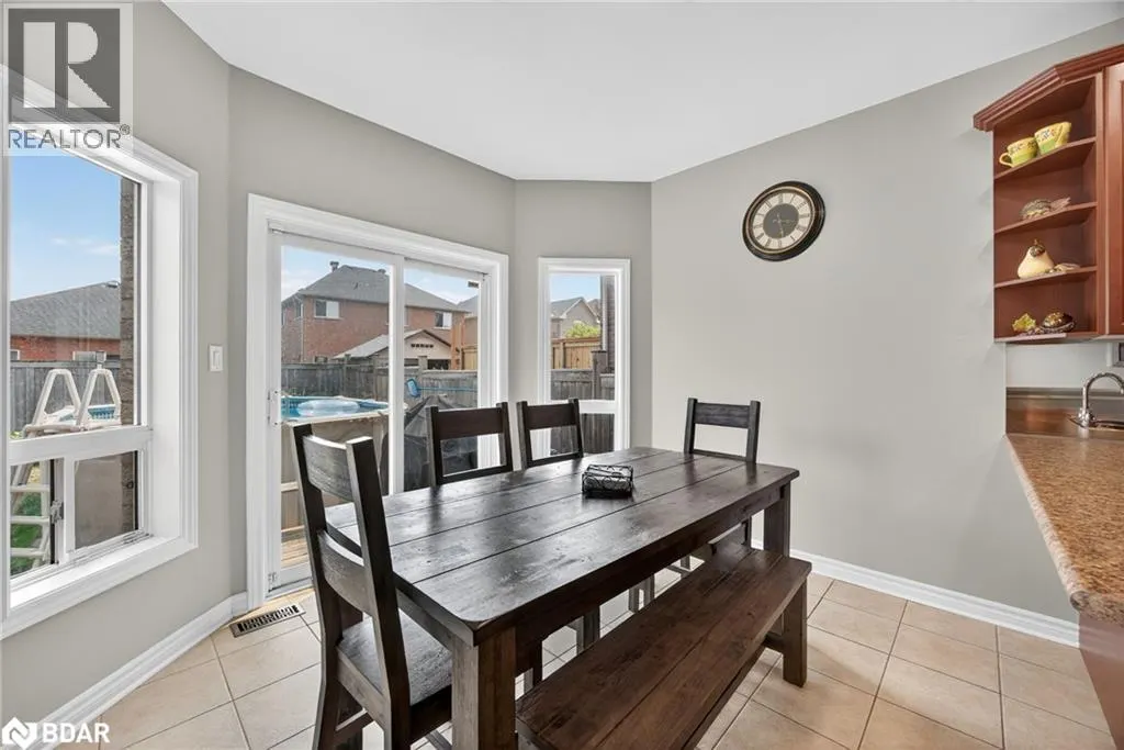 31 CONNAUGHT Lane