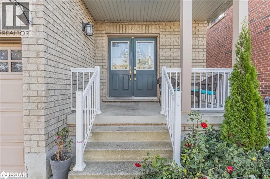 31 CONNAUGHT Lane