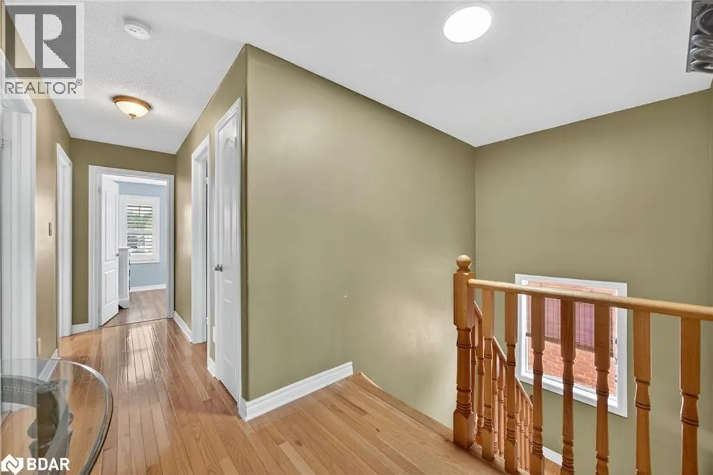 31 CONNAUGHT Lane