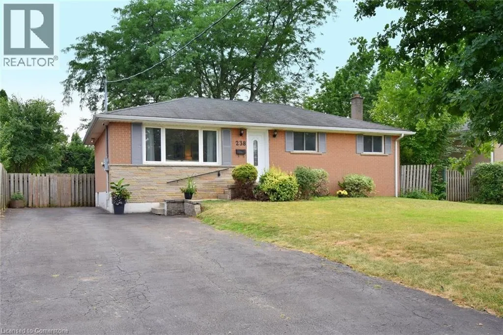 238 KENT Crescent