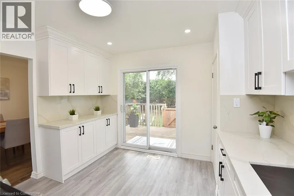 238 KENT Crescent