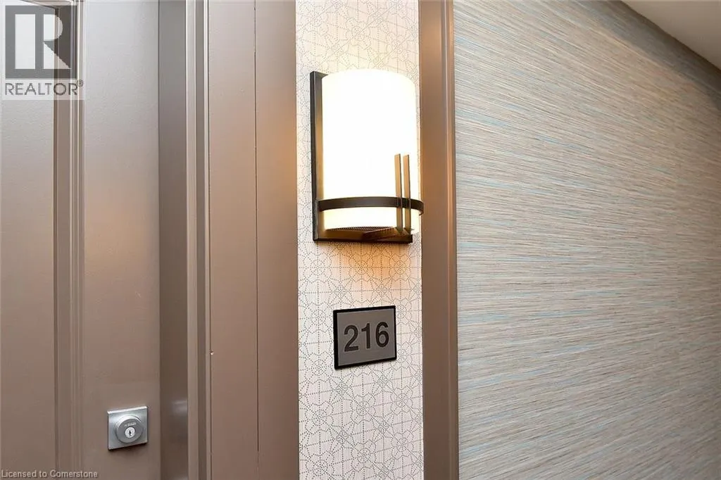 450 DUNDAS Street Unit# 612, #612