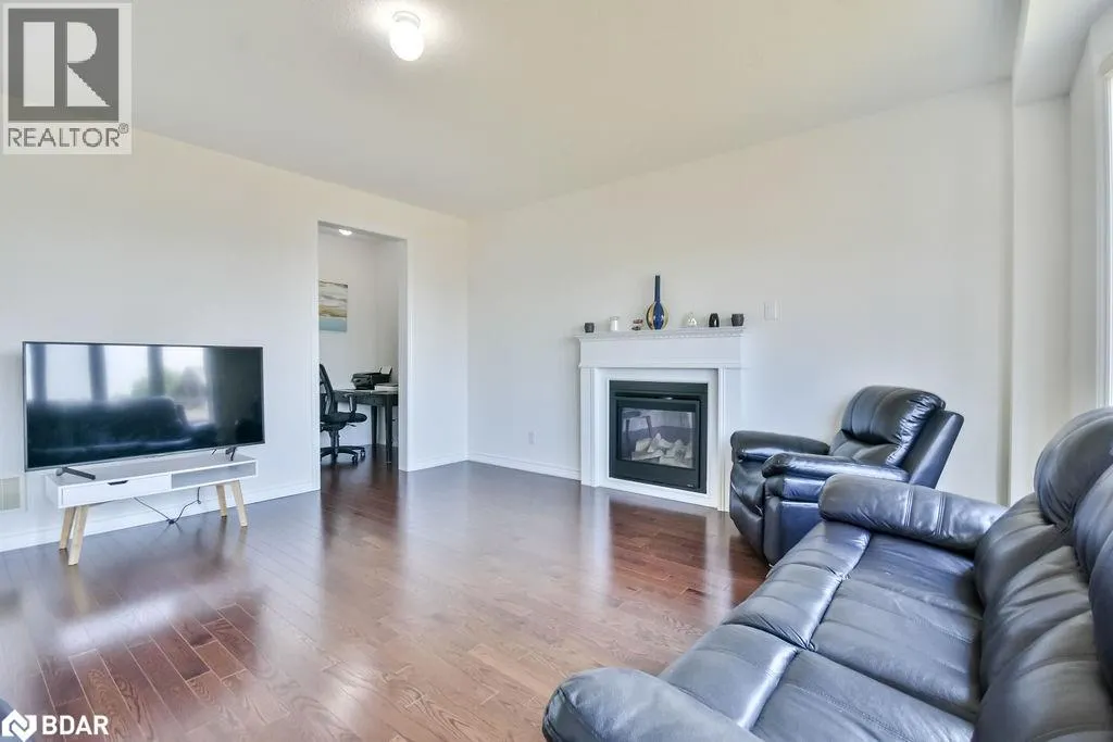 53 RUGMAN Crescent