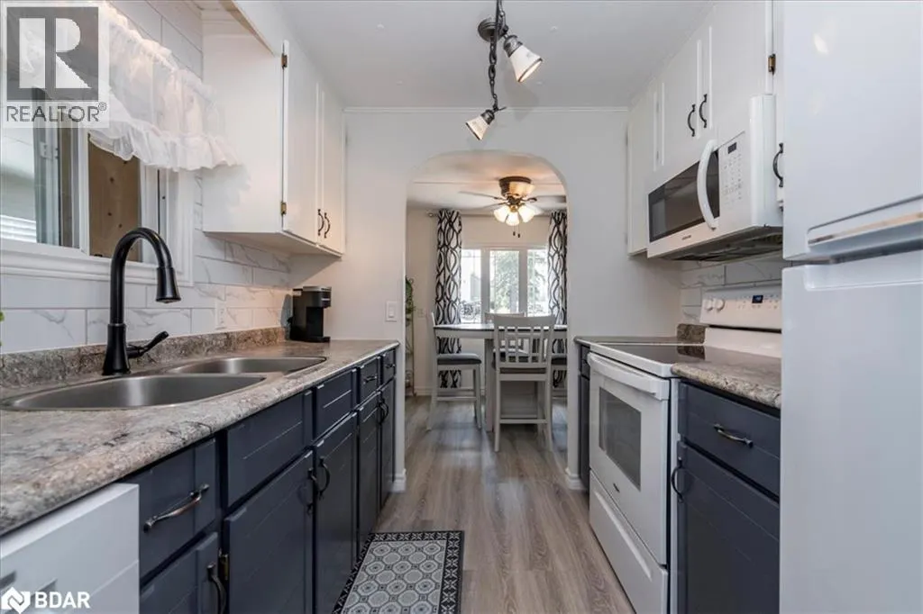 3 WEEPING WILLOW Drive