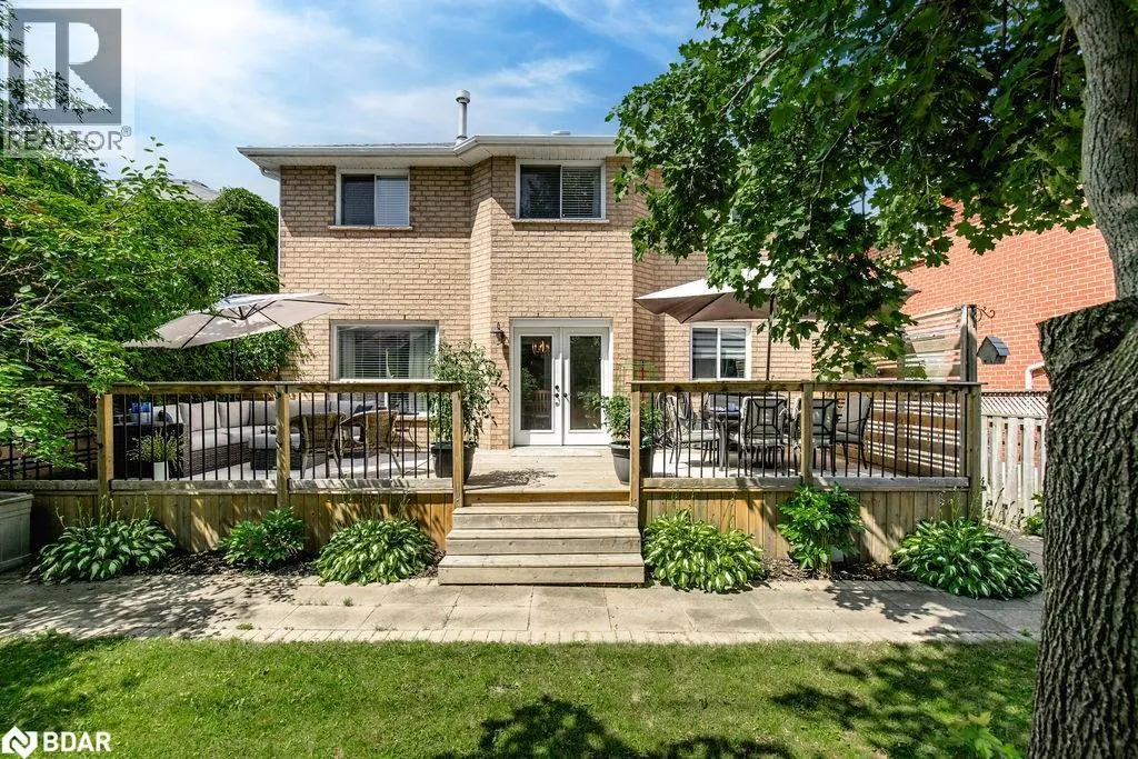 33 ETHERINGTON Crescent